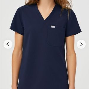 Figs small navy blue Catarina top